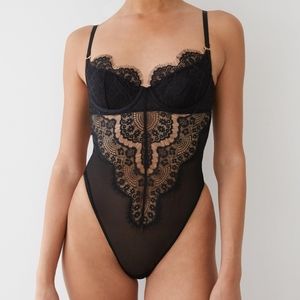 NWOT aritzia babaton encore bodysuit black L